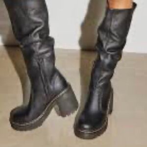Dr Martens Kasey Boots